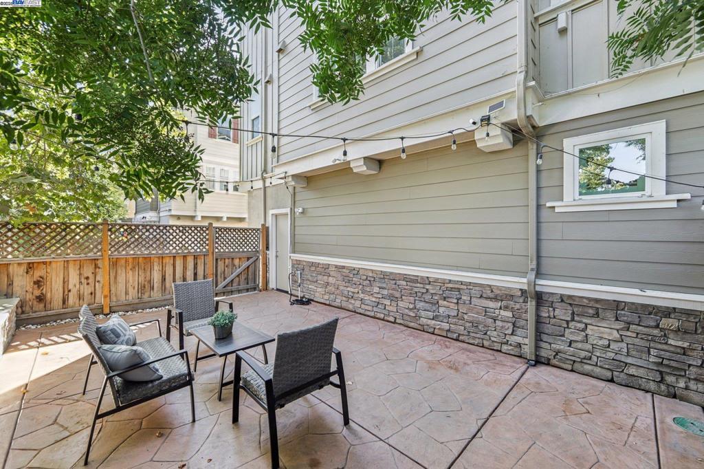 EMERALD PARK - Residential