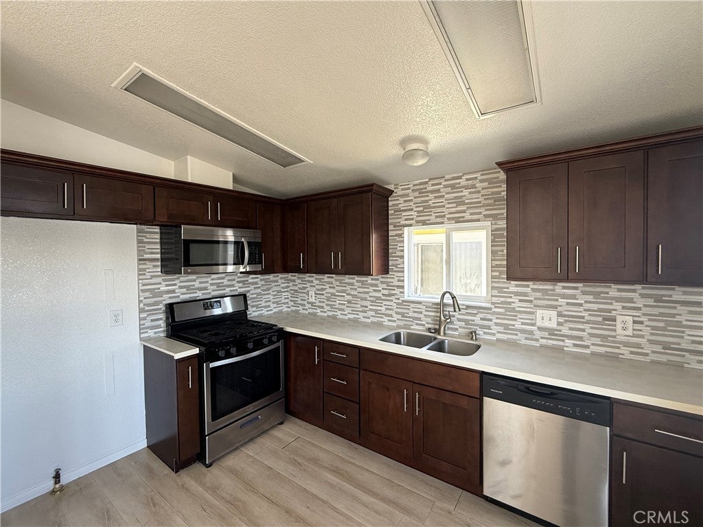 327 W Wilson Street 96