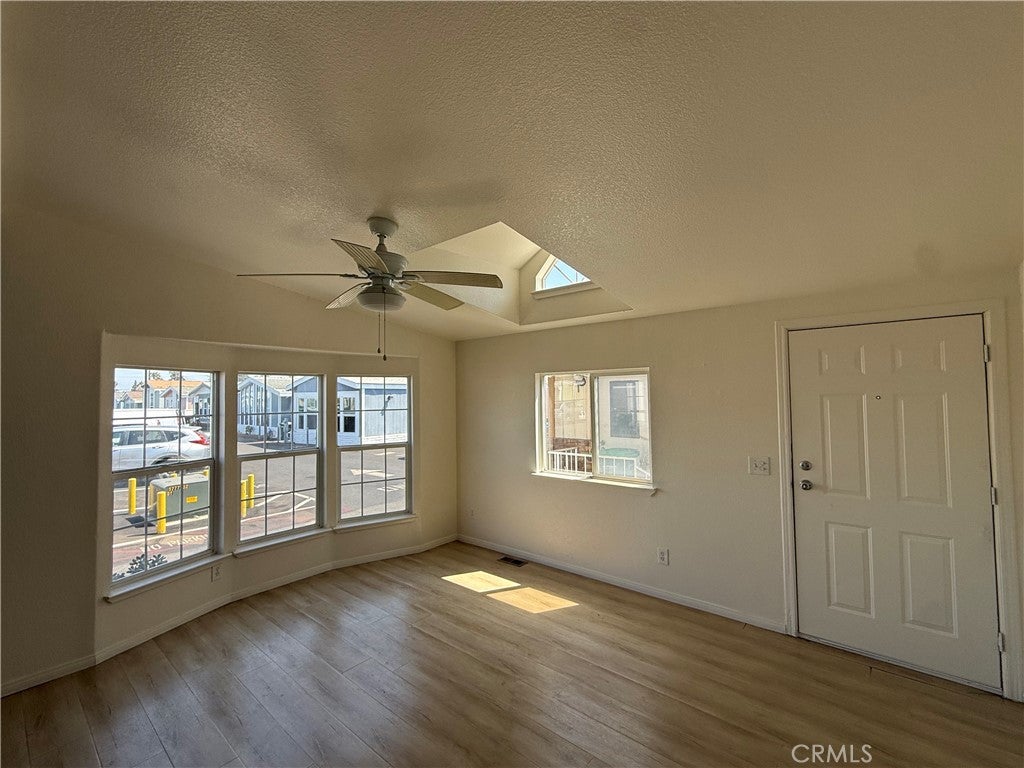 327 W Wilson Street 96
