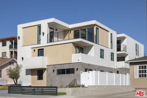 Photo of 1432 W 9th Street #1432, San Pedro, CA 90732 (MLS # 26670345)