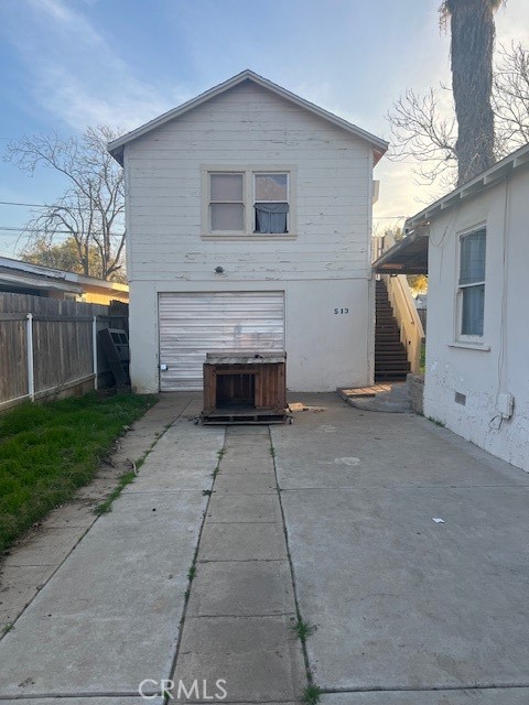 Main image without alt text