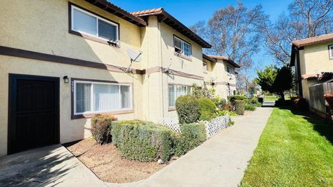 Photo of 7727 Murray Avenue, Gilroy, CA 95020 (MLS # ML82038219)