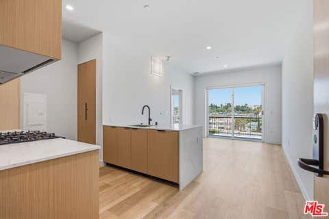 Photo of 3555 Overland Avenue #210, Los Angeles, CA 90034 (MLS # 26866345)