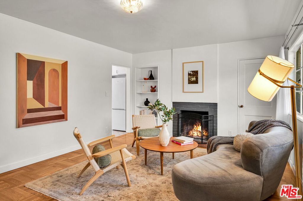 5226 Village Green GRN