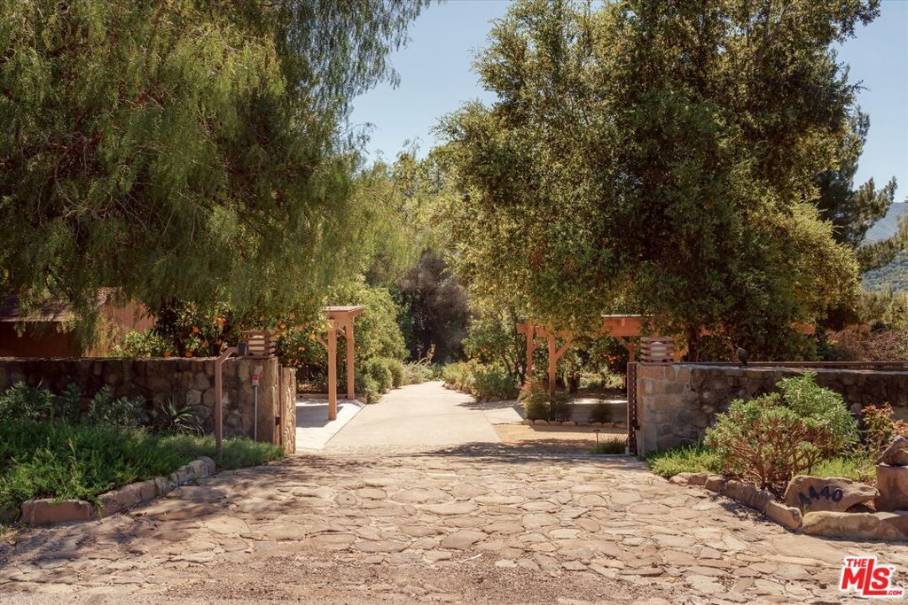 Photo of 4440 Grand Avenue, Ojai, CA 93023 (MLS # 26666703)