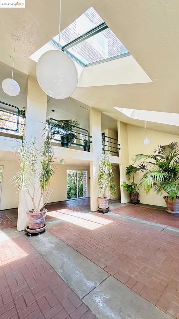 BRICKYARD LANDNG - Residential