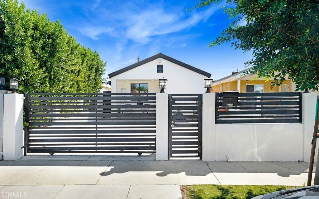 Photo of 13250 Mercer Street, Pacoima, CA 91331 (MLS # SR25228395)