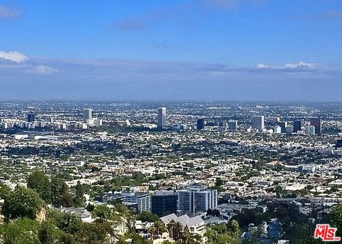 8835 Evanview Drive Los Angeles CA 90069