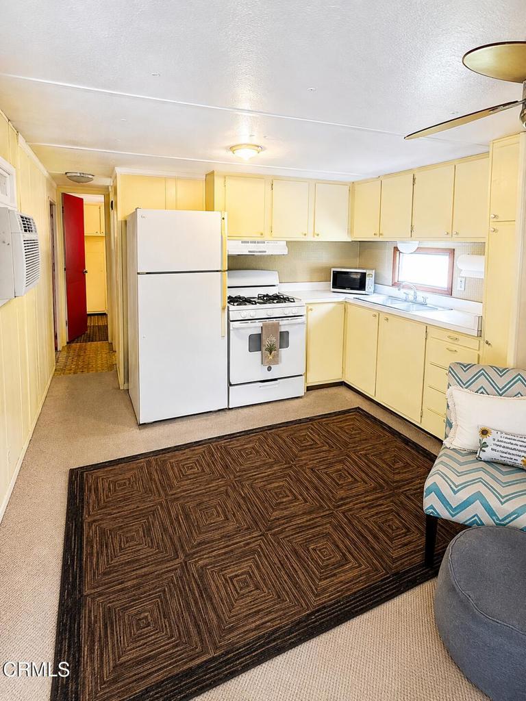 9097 N Ventura 16