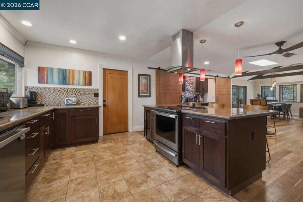 917 Hamilton Dr