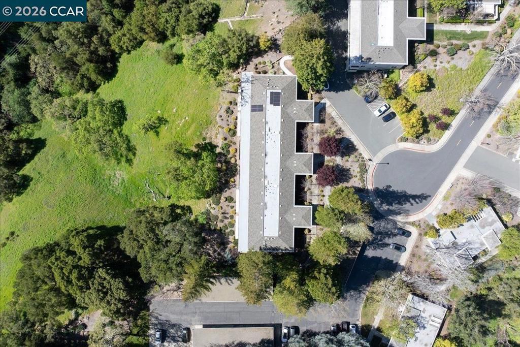 Photo of 2100 Skycrest Dr Dr #12, Walnut Creek, CA 94595 (MLS # 41127215)