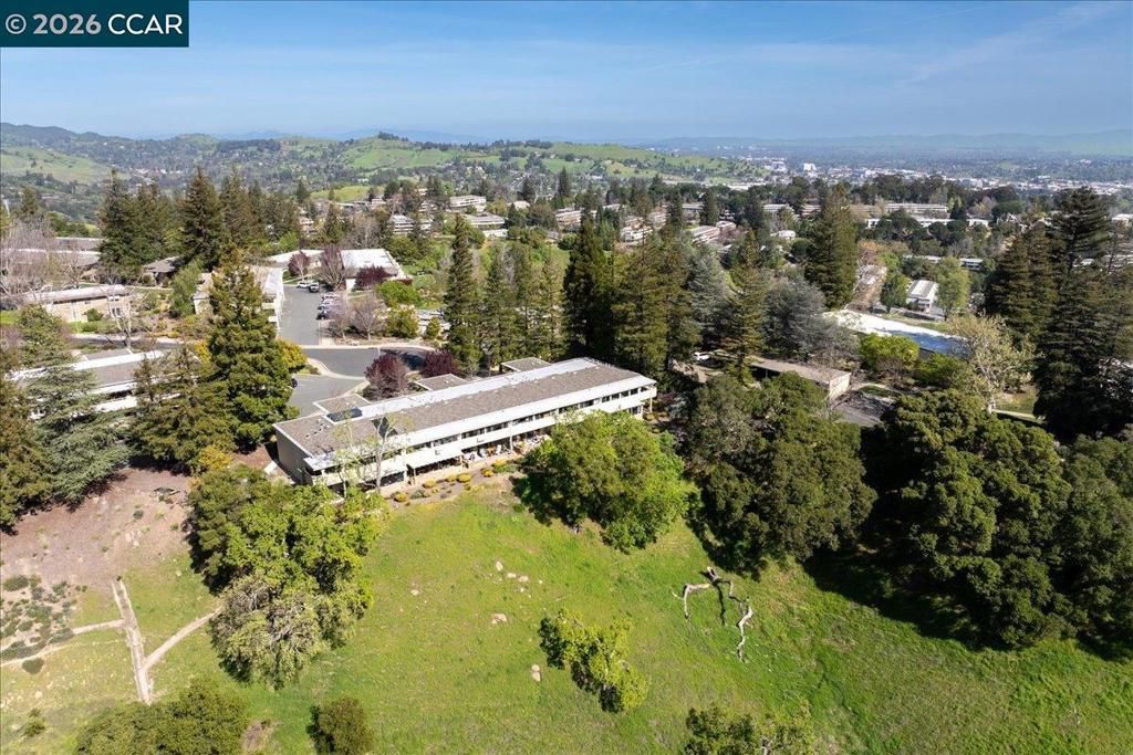 Photo of 2100 Skycrest Dr Dr #12, Walnut Creek, CA 94595 (MLS # 41127215)