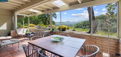 Photo of 2100 Skycrest Dr Dr #12, Walnut Creek, CA 94595 (MLS # 41127215)