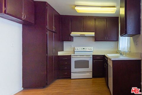 Photo of 719 N Eucalyptus Avenue #6A, Inglewood, CA 90302 (MLS # 26673013)