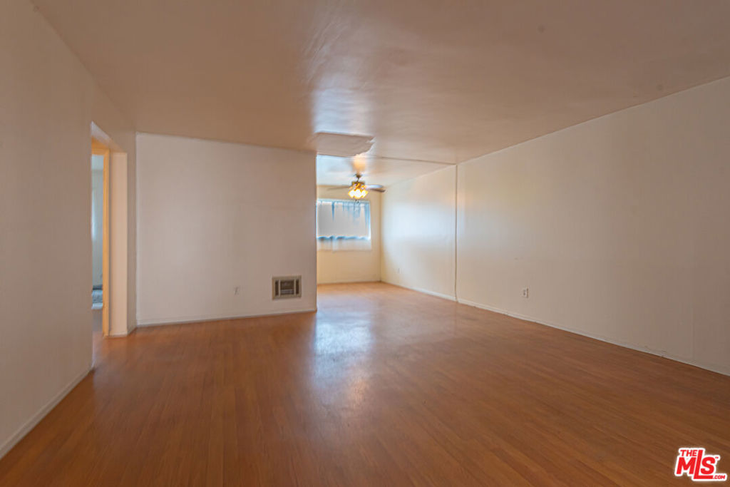 719 N Eucalyptus Avenue 6A