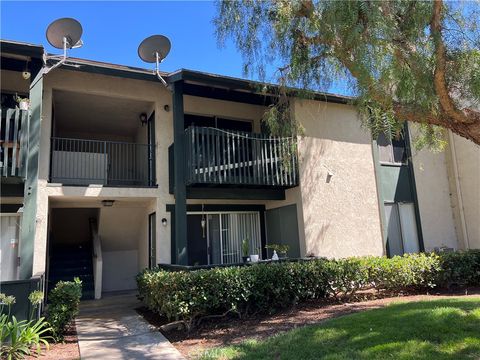 Photo of 23240 Orange Avenue #8, Lake Forest, CA 92630 (MLS # PW25158125) Photo of 23240 Orange Avenue #8, Lake Forest, CA 92630 (MLS # PW25158125)