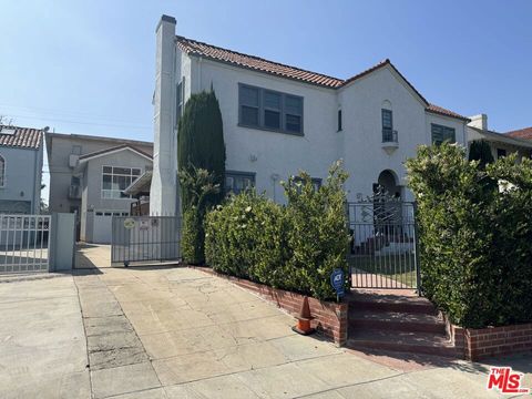 Photo of 821 Lorraine Boulevard, Los Angeles, CA 90005 (MLS # 24398135)