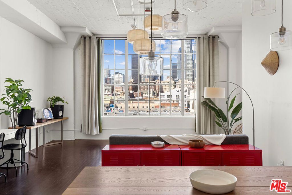 Photo of 420 S San Pedro Street #410, Los Angeles, CA 90013 (MLS # 26661755)