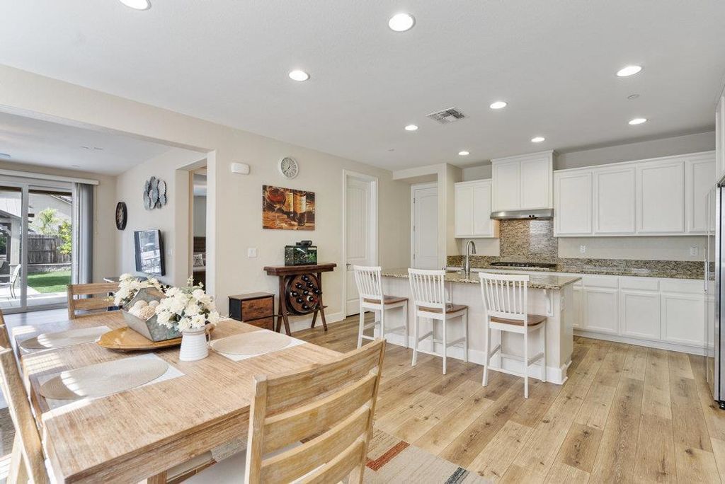 Photo of 1618 Lily Court, Hollister, CA 95023 (MLS # ML82025809)