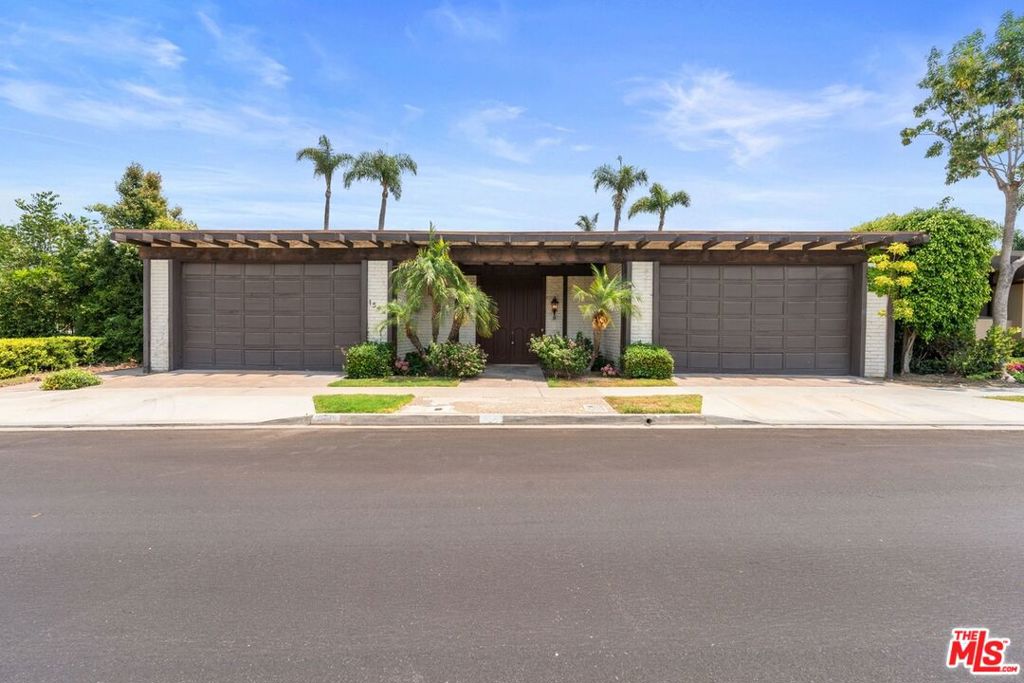 1542 Galaxy Drive