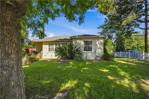 Photo of 5017 Rubio Avenue, Encino, CA 91436 (MLS # SR26192264)