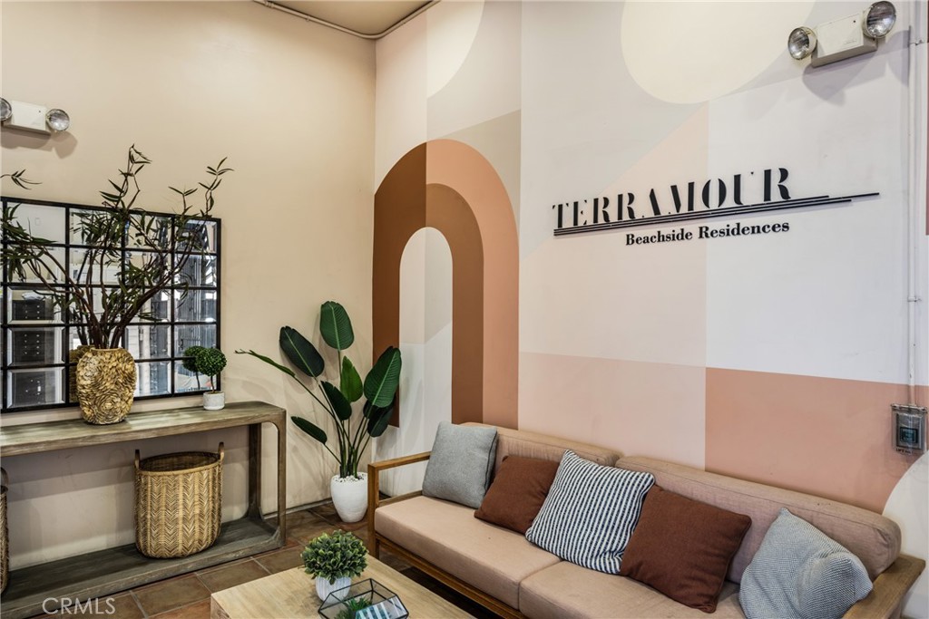 1520 N El Camino Real 10