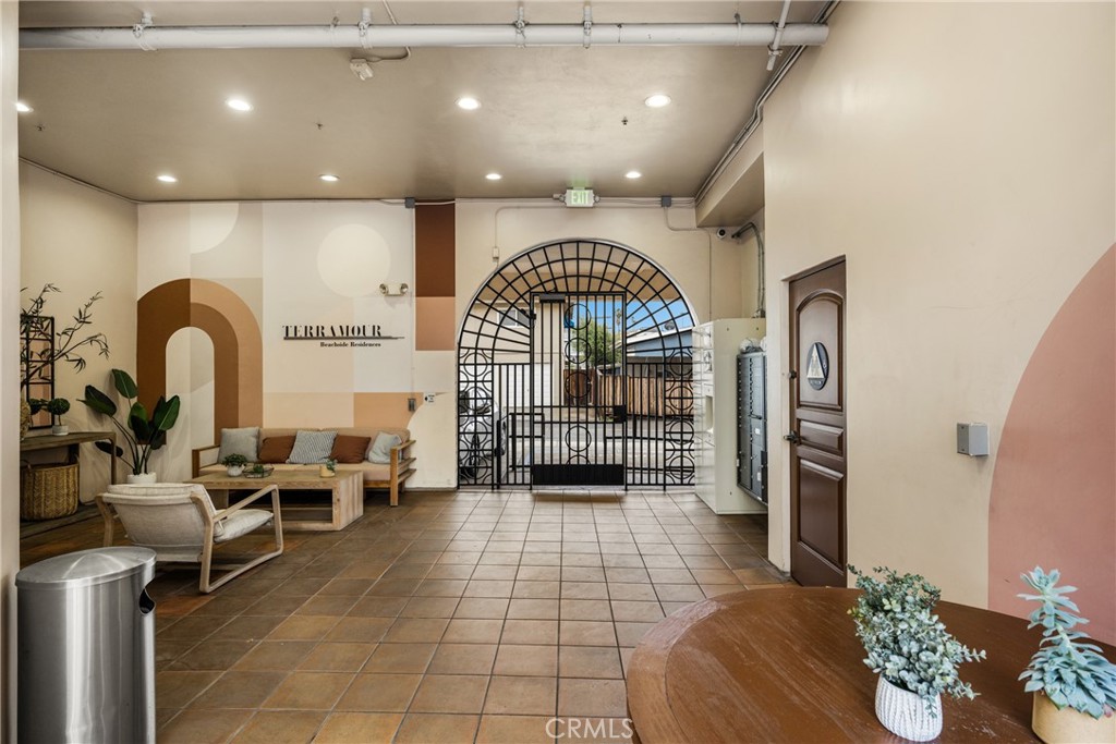 1520 N El Camino Real 10