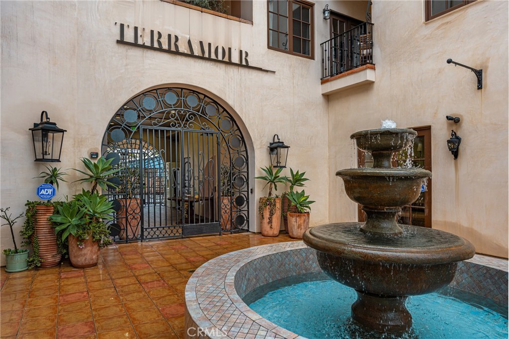 1520 N El Camino Real 10