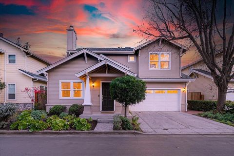 Photo of 217 Heartwood Lane, Mountain View, CA 94041 (MLS # ML82031229)