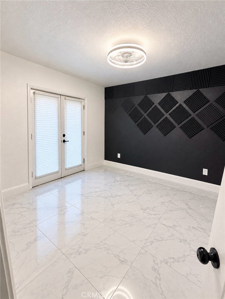 225 Taos Place