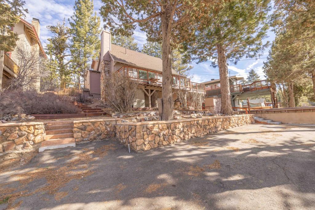 42948 Moonridge Road