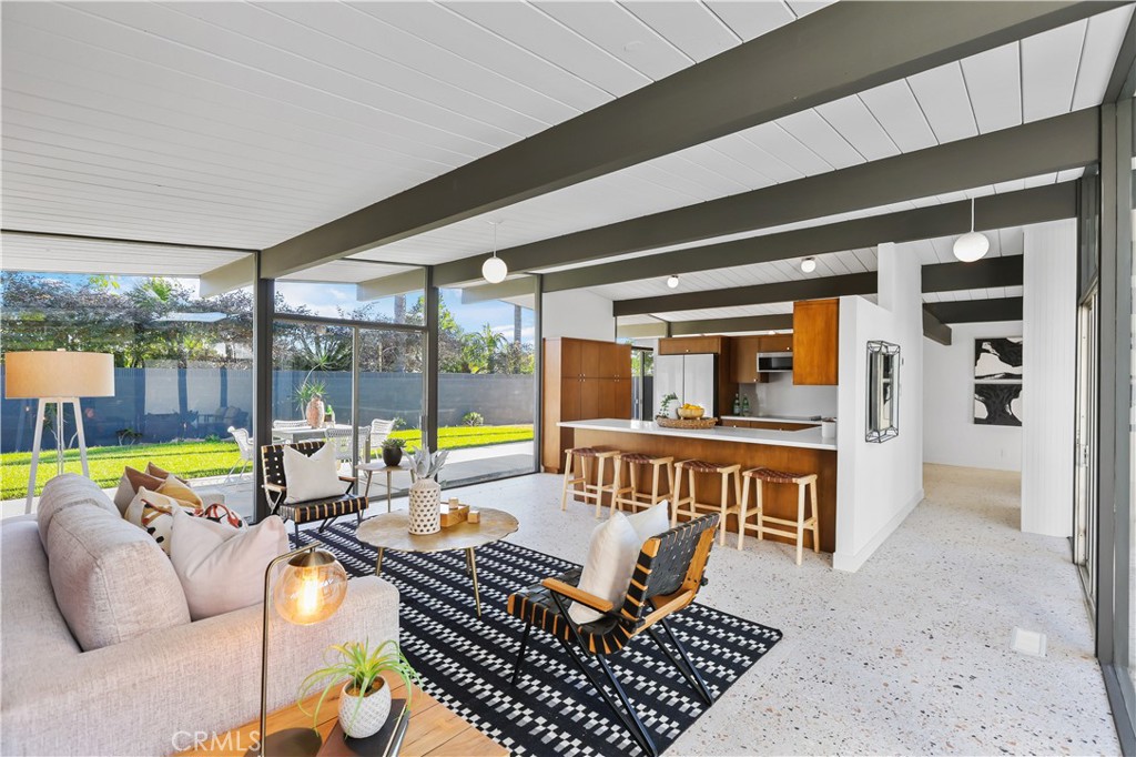 3730 E Casselle Avenue