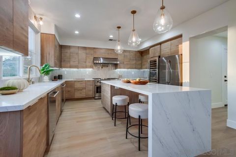 2482 San Clemente Ave Vista CA 92084