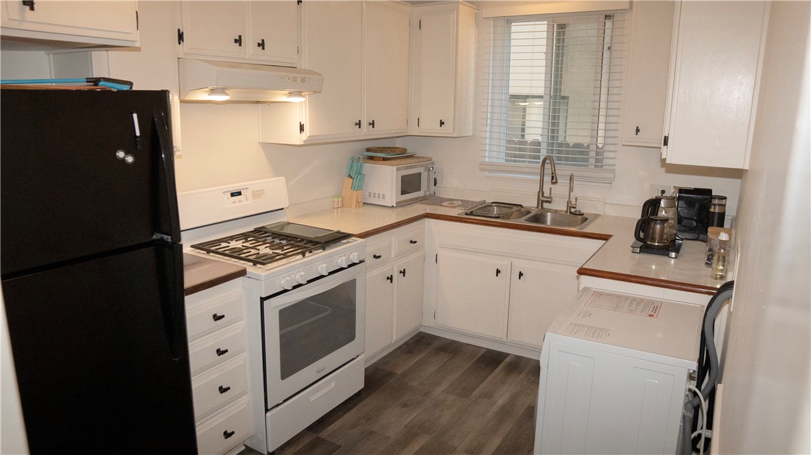 11670 W Sunset Boulevard 104