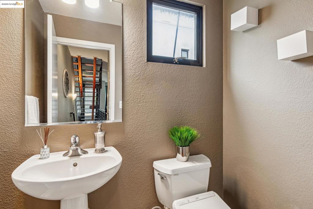 ZEPHYR GATE - Residential