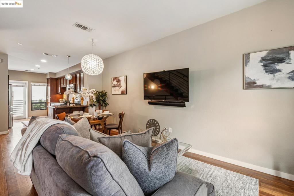 ZEPHYR GATE - Residential