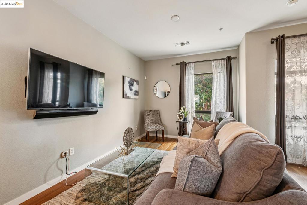 ZEPHYR GATE - Residential