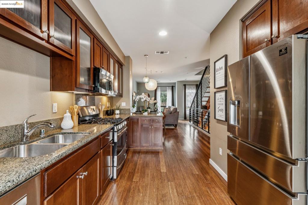 ZEPHYR GATE - Residential