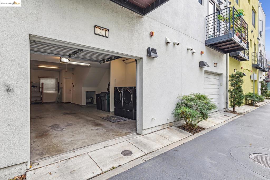 ZEPHYR GATE - Residential