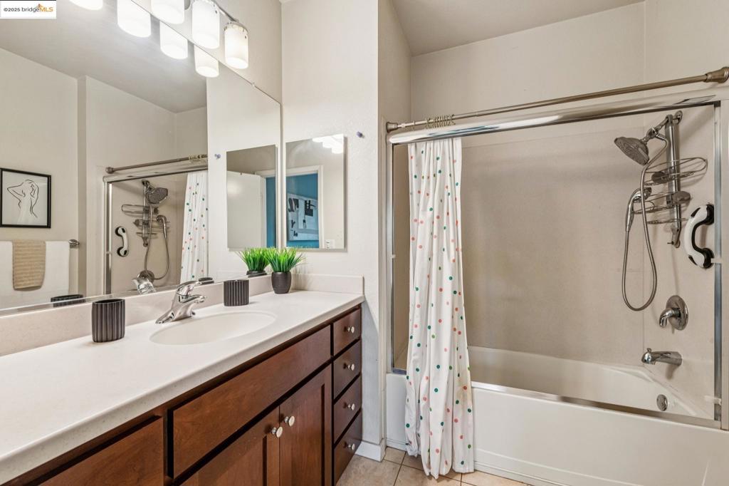 ZEPHYR GATE - Residential