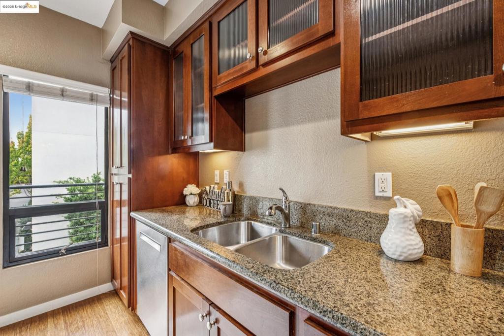 ZEPHYR GATE - Residential