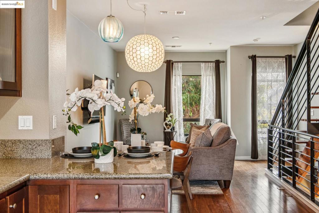 ZEPHYR GATE - Residential