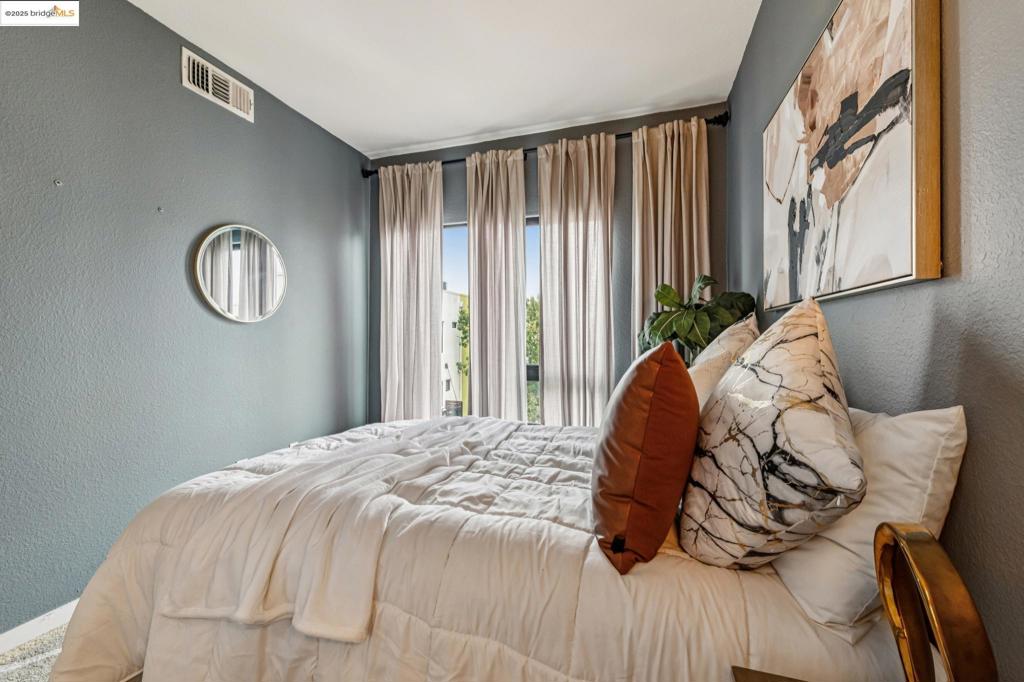 ZEPHYR GATE - Residential