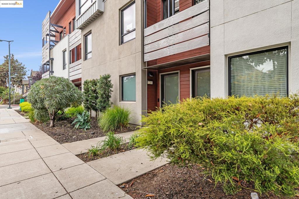 ZEPHYR GATE - Residential