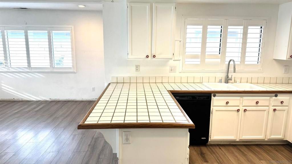 Photo of 39607 Firethorn Court Ct, Murrieta, CA 92563 (MLS # 260001665SD)