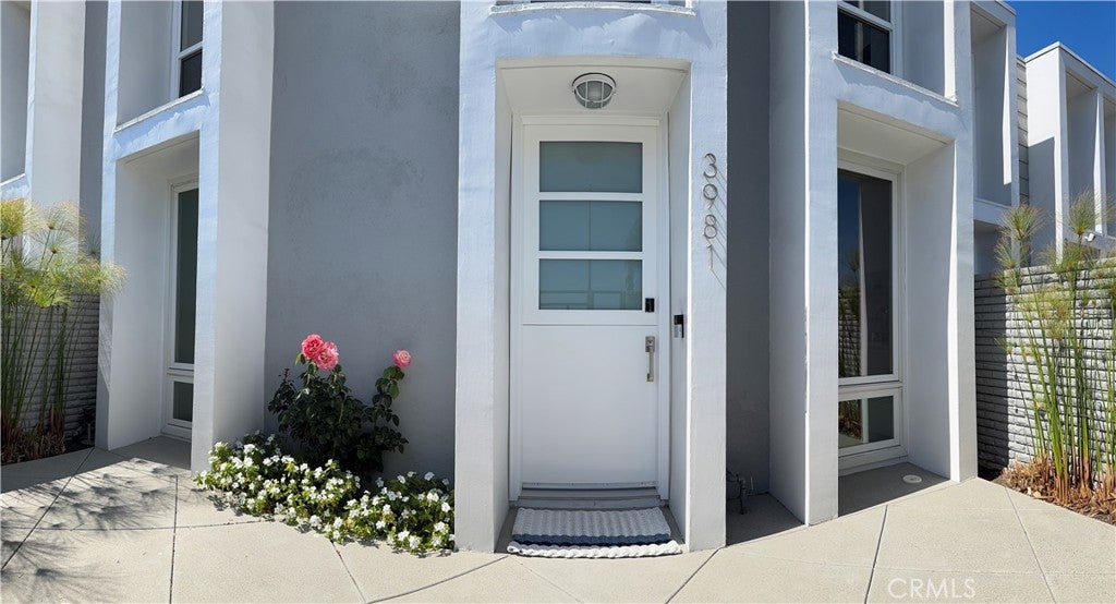 3981 Warner Avenue