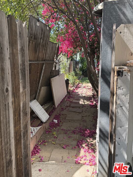 6250 Halbrent Avenue