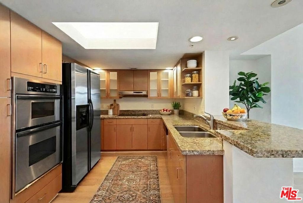 13700 Marina Pointe Drive 1411