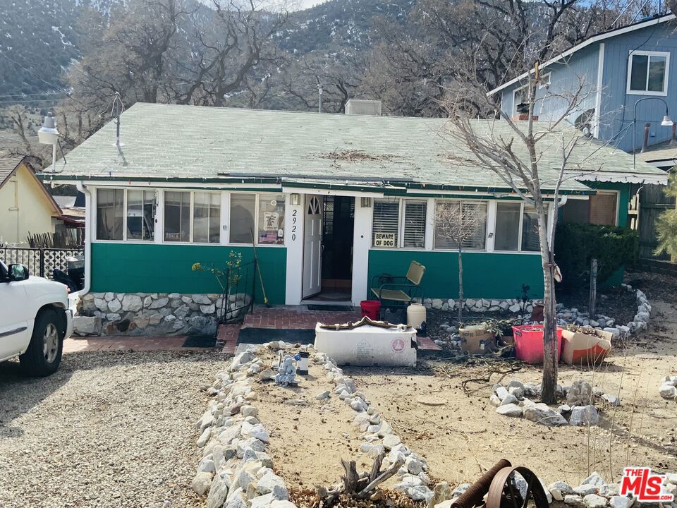 Welcome to the BEST PROBATE DEAL in Frazier Park! Here is your opportunity to turn this DIAMOND IN THE ROUGH into your own CROWN JEWEL or FLIP IT for MAJOR PROFIT!! It consists of 2BD./2BTH. with an extremely spacious floor plan. It has a separate living, family and dining room area. In addition to this there is den you can turn into your own entertainment domain, office, etc. The lot is over 7,000 sq. Ft. and is very conducive to family gatherings & backyard activities. Don't let this opportunity pass you by! Let's make a deal! Schedule your private showing now! House being SOLD AS IS. There is a tenant living in the property that is willing to move. Information deemed reliable but its buyers responsibility to verify.