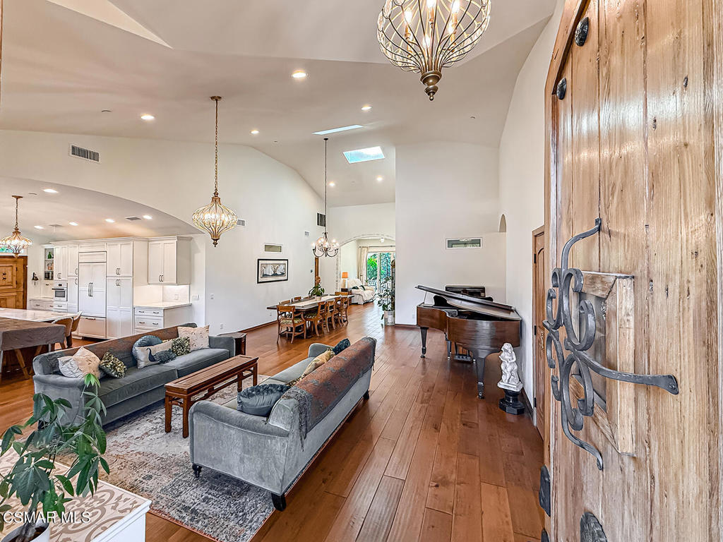 4255 Saddlecrest Lane